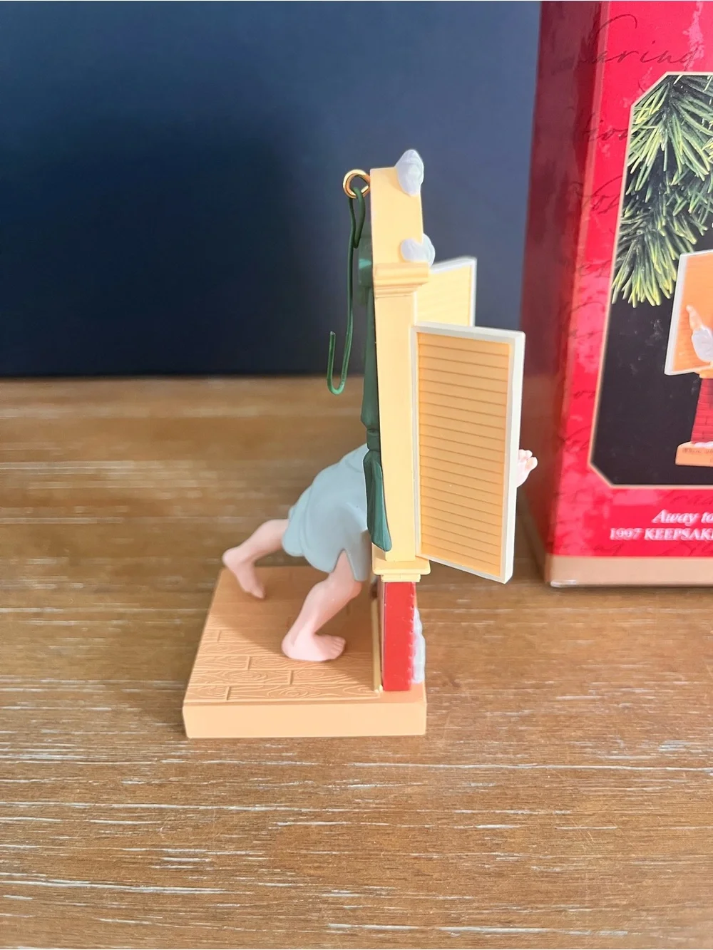 Hallmark 1997 AWAY TO THE WINDOW ‘Twas The Night Before Christmas Ornament